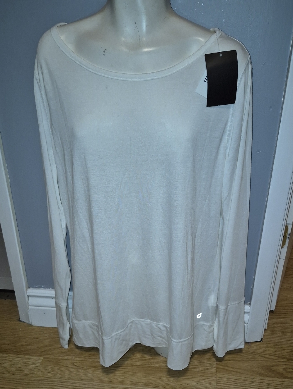 Nwt GAPFit Long Sleeve Crewneck Top - Cream White..size XL